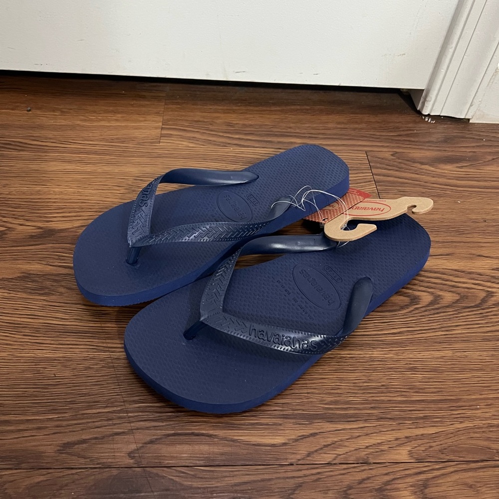 NEW Havaianas Navy Blue Slim Flip Flops Size 9/10 US